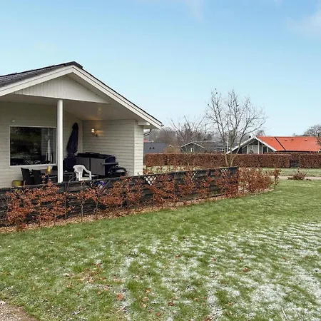 3 Bedroom Awesome In Holiday home