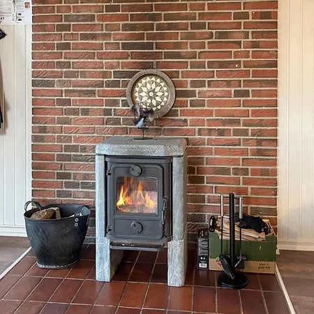 3 Bedroom Awesome In Holiday home *