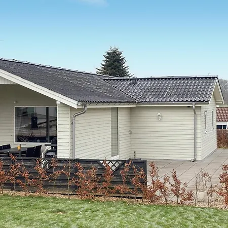 3 Bedroom Awesome In Holiday home Hejls
