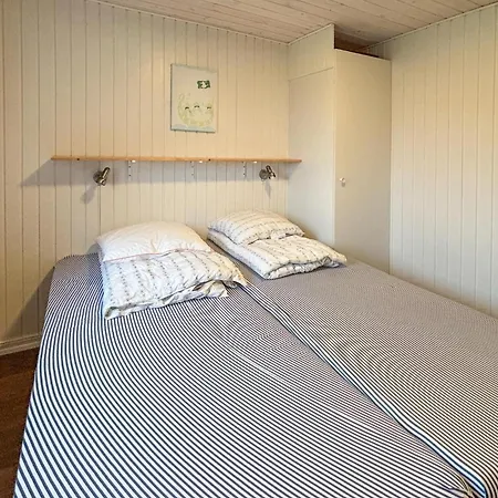 3 Bedroom Awesome In Hébergement de vacances *