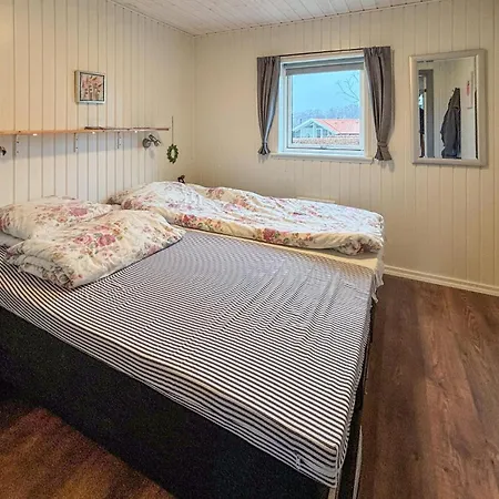 3 Bedroom Awesome In Hébergement de vacances