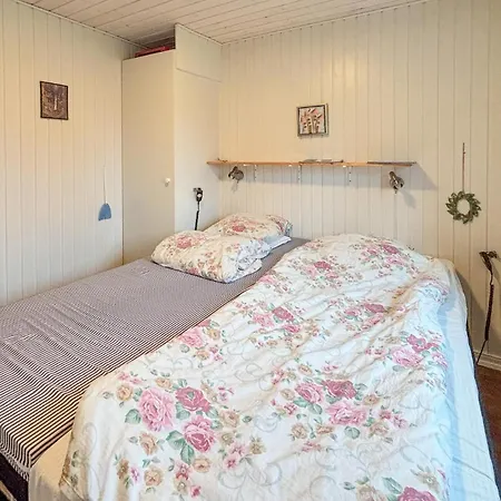 Holiday home 3 Bedroom Awesome In Hejls
