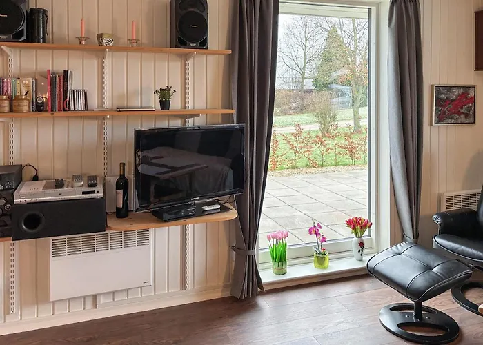 3 Bedroom Awesome In Holiday home Hejls