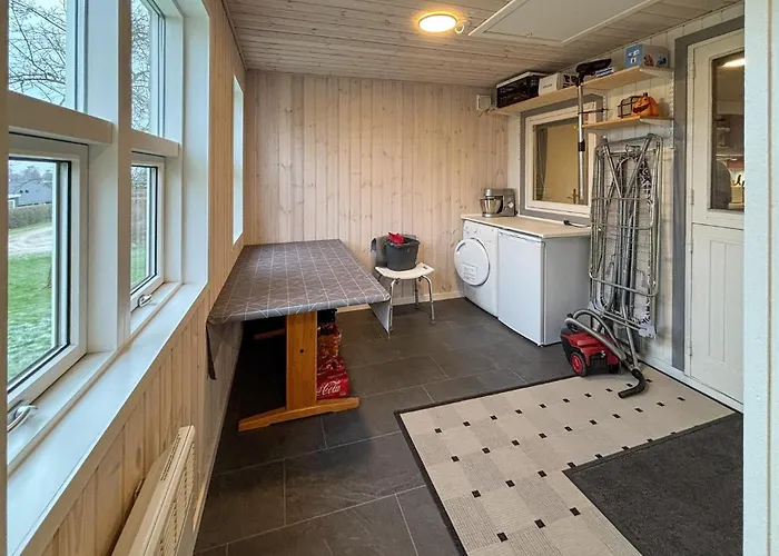 3 Bedroom Awesome In *